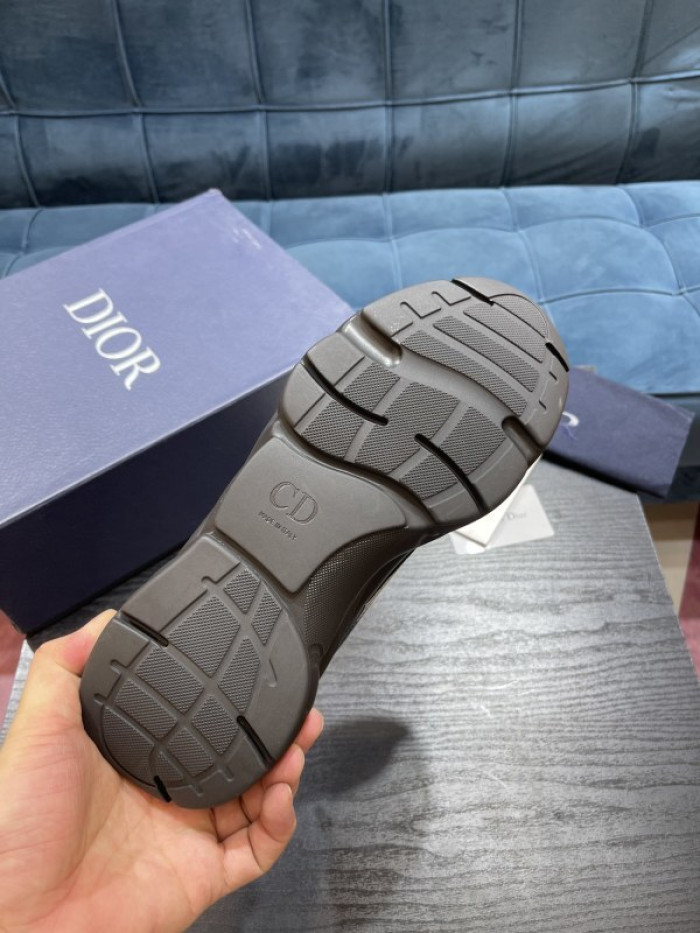 D10R SNEAKER