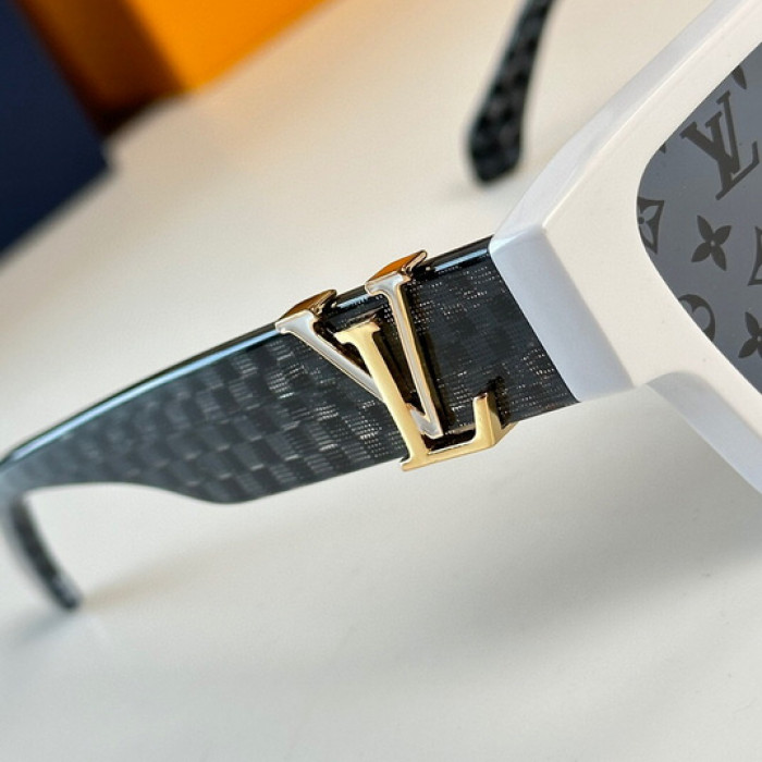 L0VT SUNGLASSES