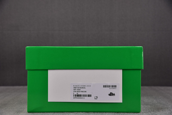 BV sneaker