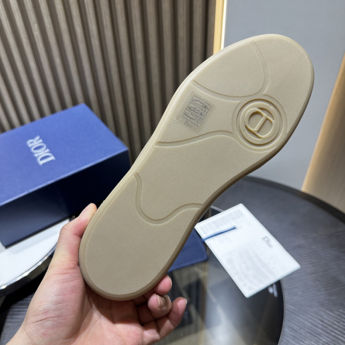 D10R SNEAKER