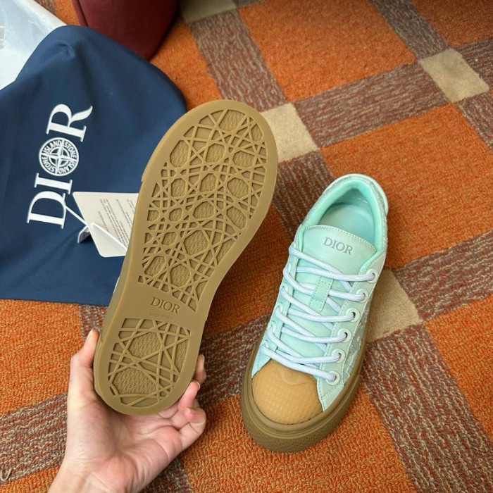 D10R SNEAKER