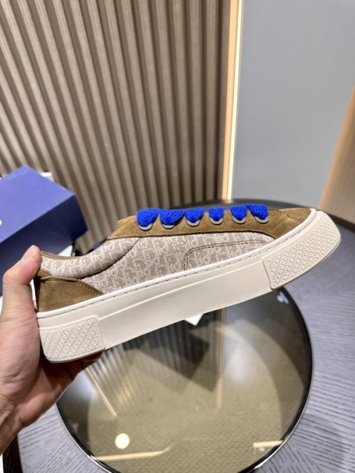 D10R SNEAKER