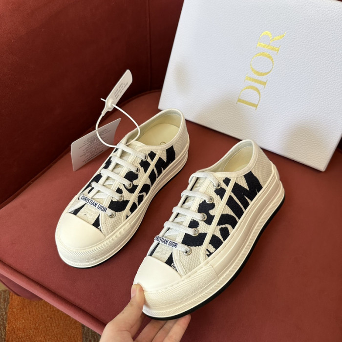 D10R SNEAKER