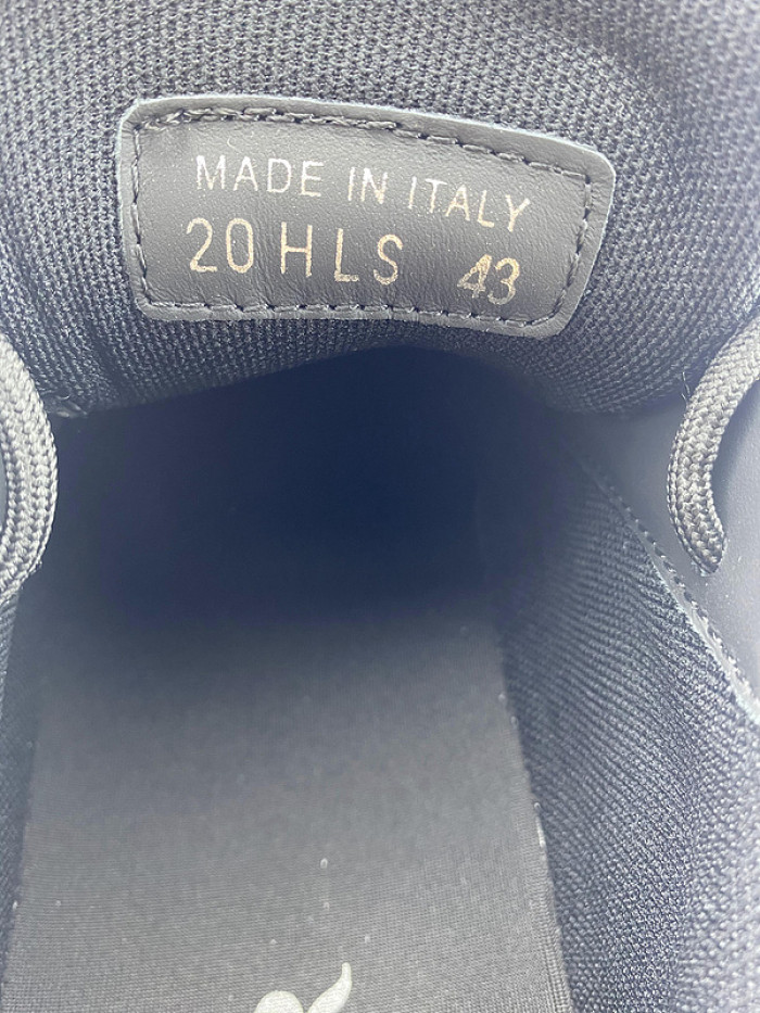 D10R SNEAKER