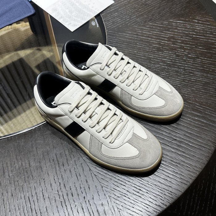 D10R SNEAKER