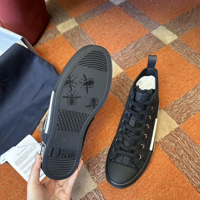 D10R SNEAKER