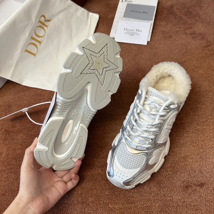 D10R SNEAKER