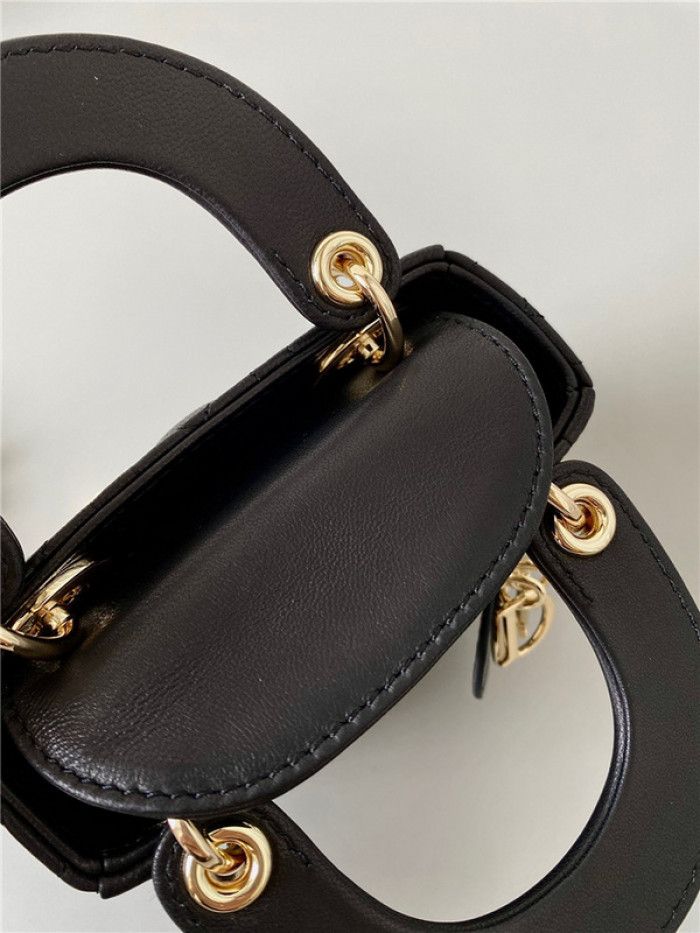 d10r BAG