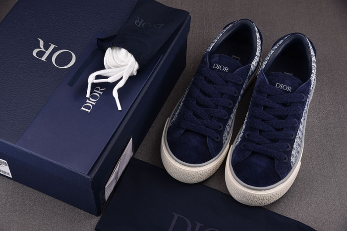 D10R SNEAKER