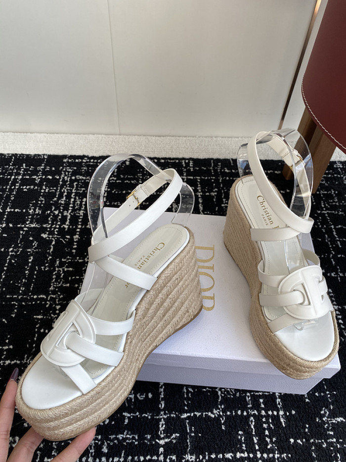 d10r sandal