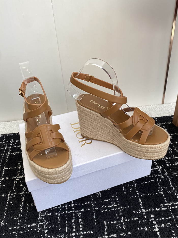d10r sandal