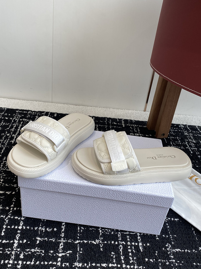 d10r sandal
