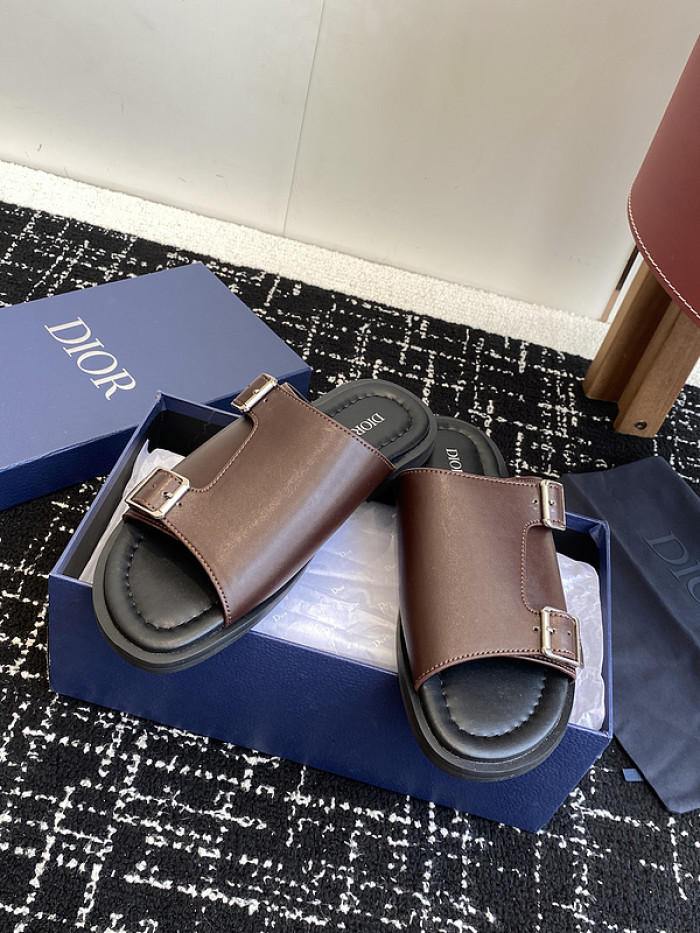 d10r sandal