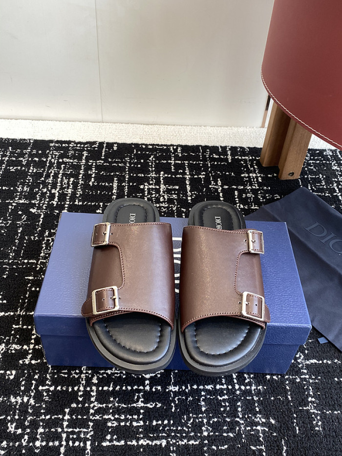 d10r sandal