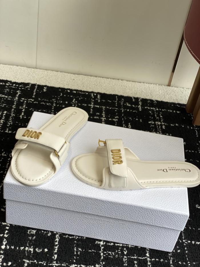 d10r sandal