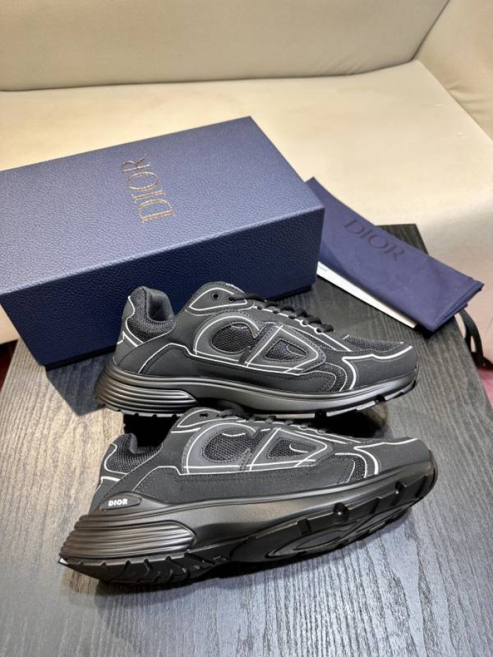 D10R SNEAKER