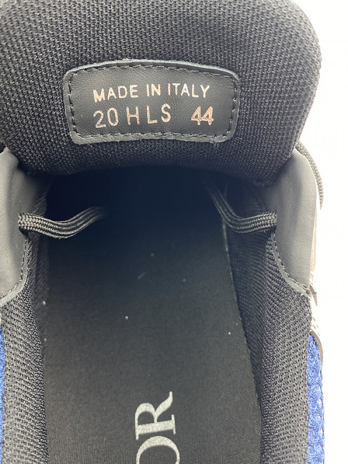 D10R SNEAKER