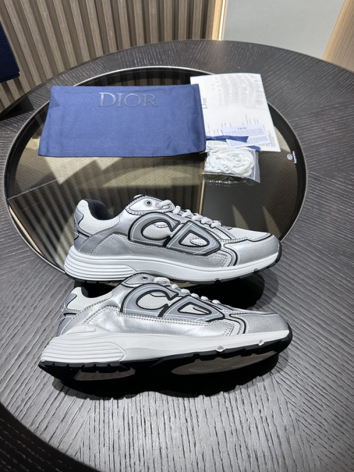 D10R SNEAKER