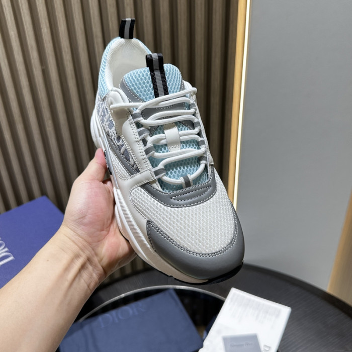 D10R SNEAKER