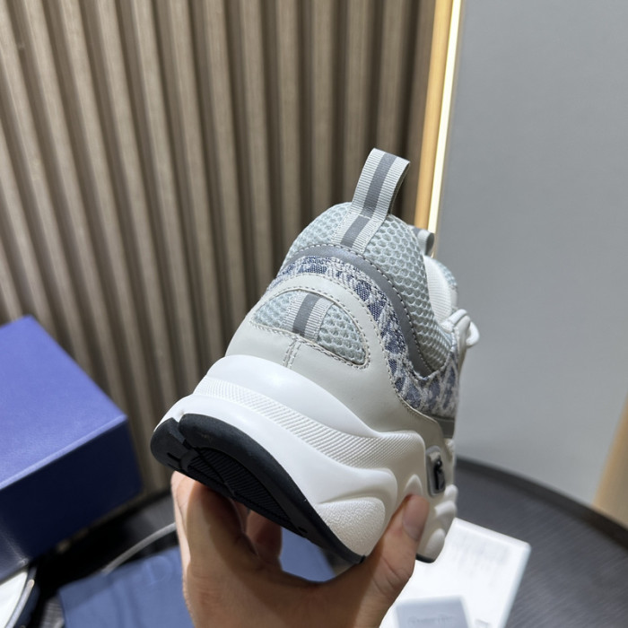 D10R SNEAKER