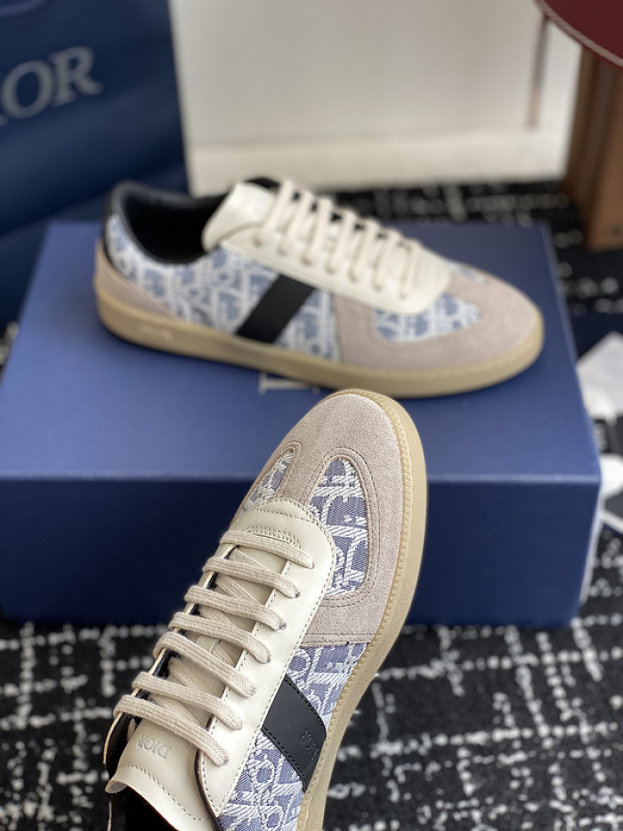 D10R SNEAKER