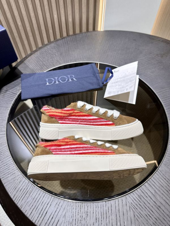 D10R SNEAKER
