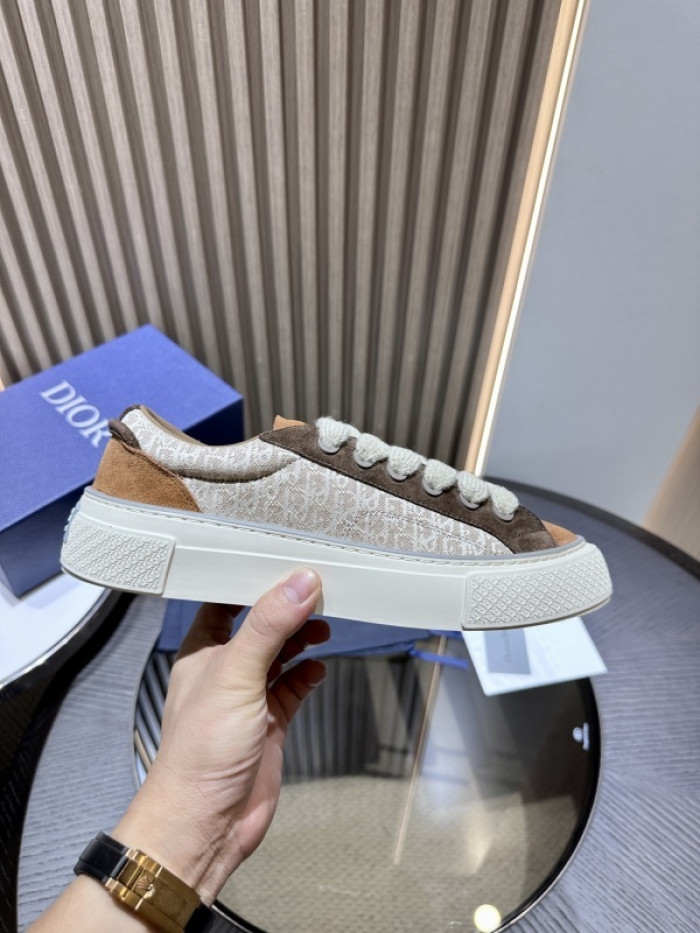 D10R SNEAKER