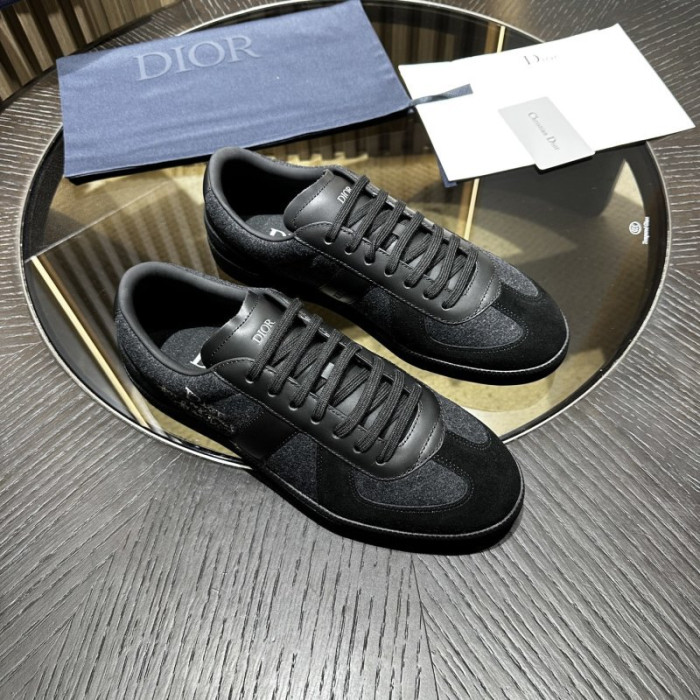 D10R SNEAKER