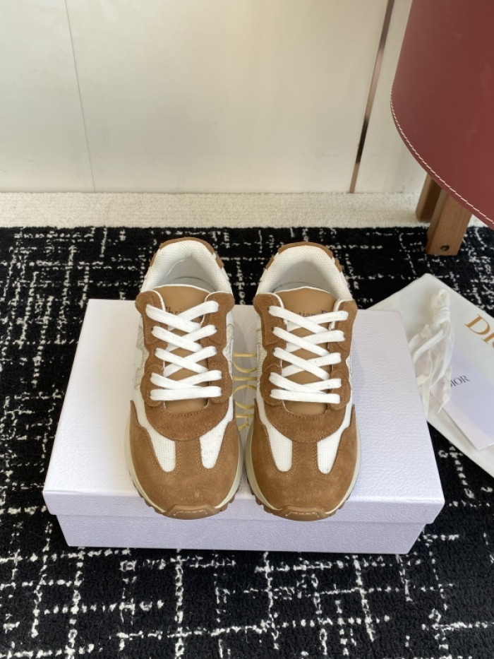 D10R SNEAKER