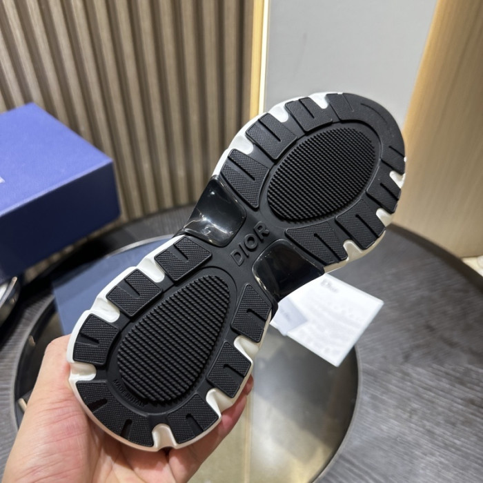 D10R SNEAKER