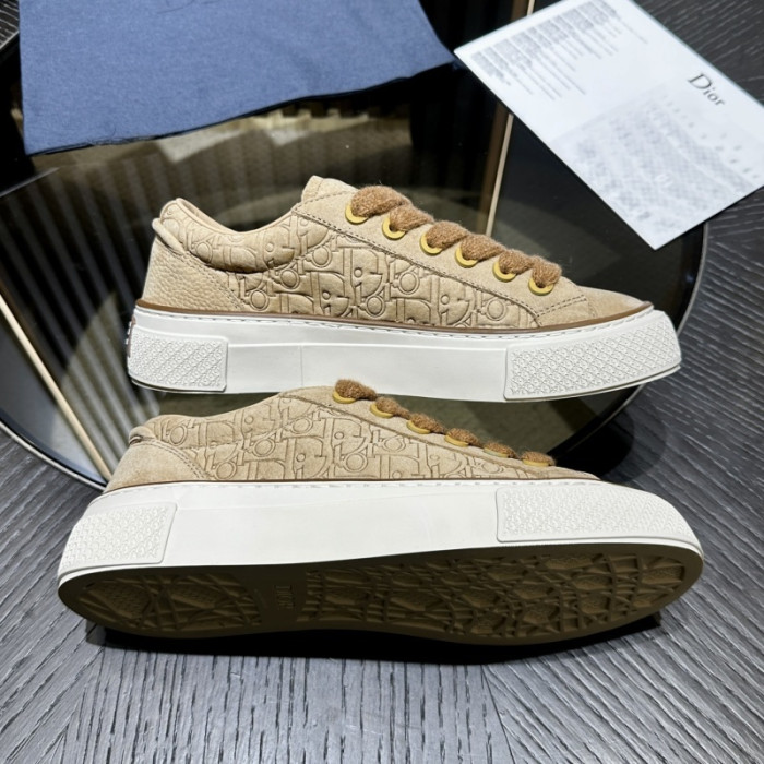 D10R SNEAKER