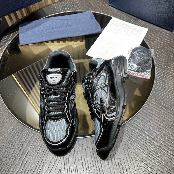 D10R SNEAKER