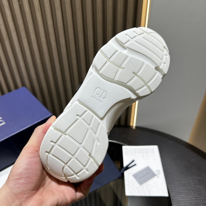 D10R SNEAKER