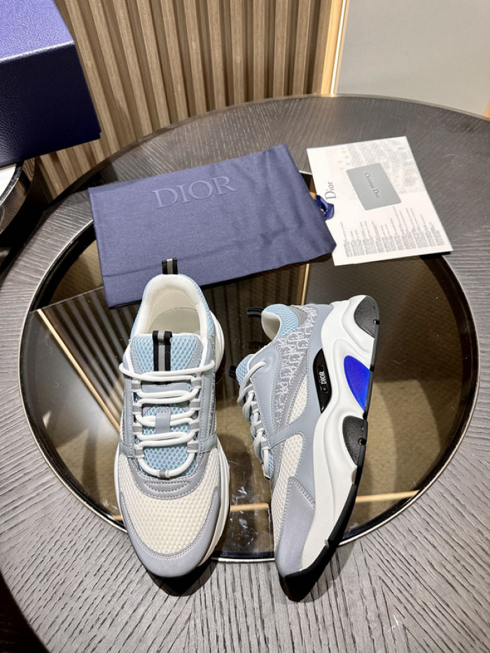 D10R SNEAKER