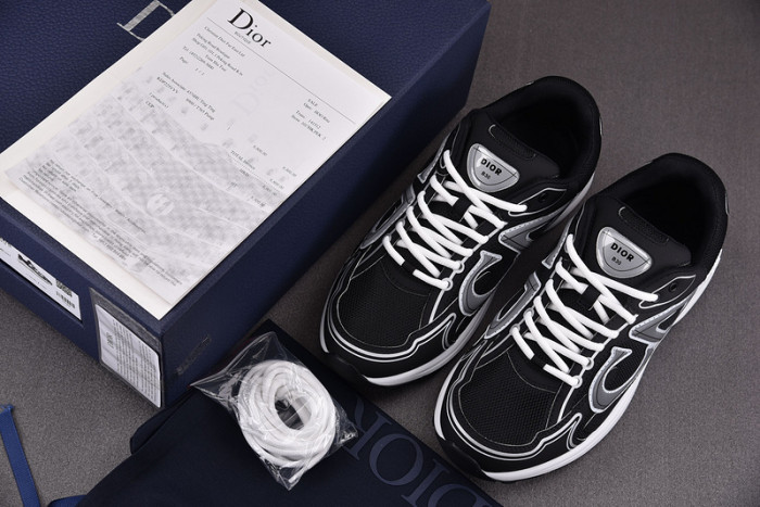 D10R SNEAKER