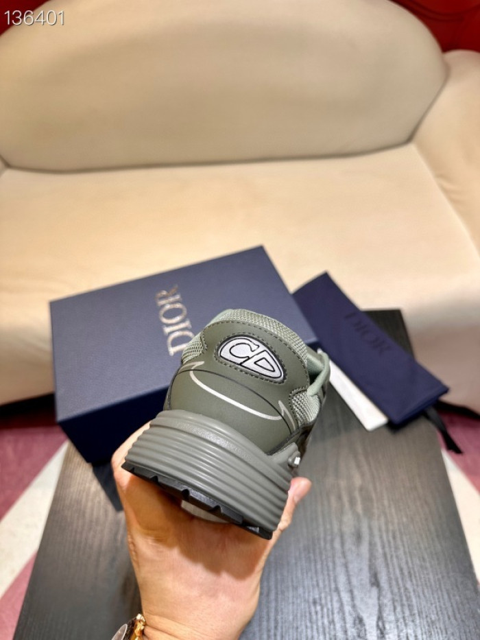 D10R SNEAKER