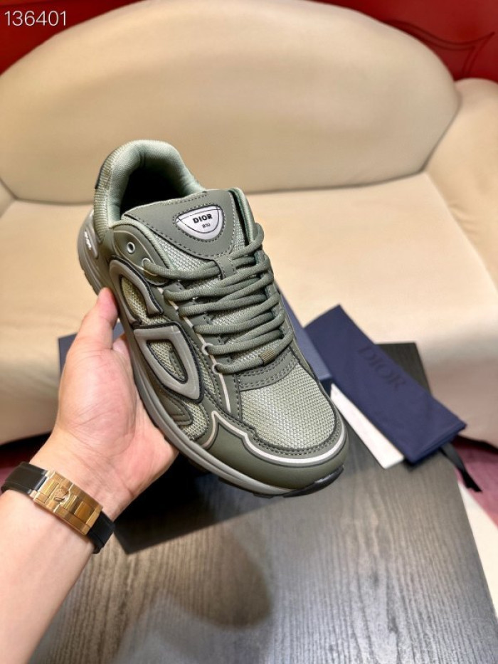 D10R SNEAKER