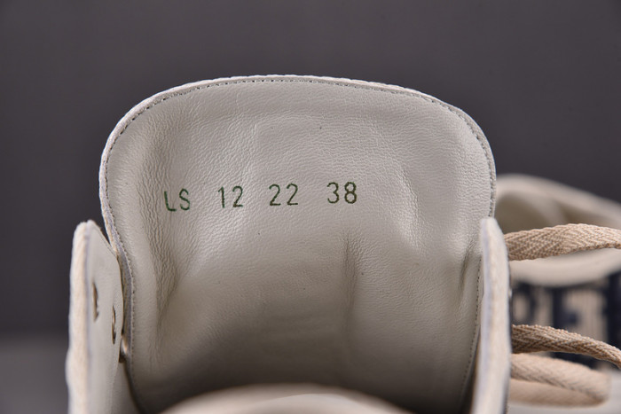 D10R SNEAKER
