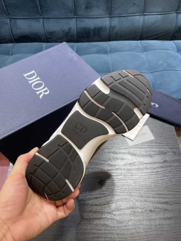 D10R SNEAKER