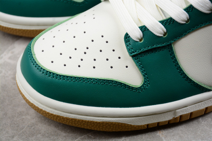 Dunk Low "Green and Gold" FB7173-131