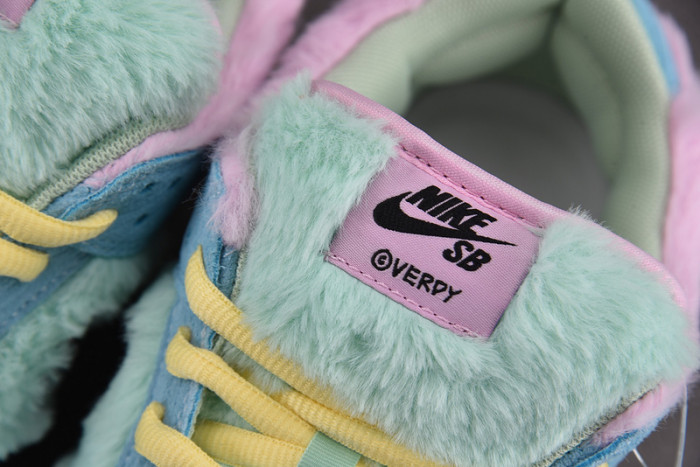 Nike SB Dunk Low Verdy Visty  FN6040-400