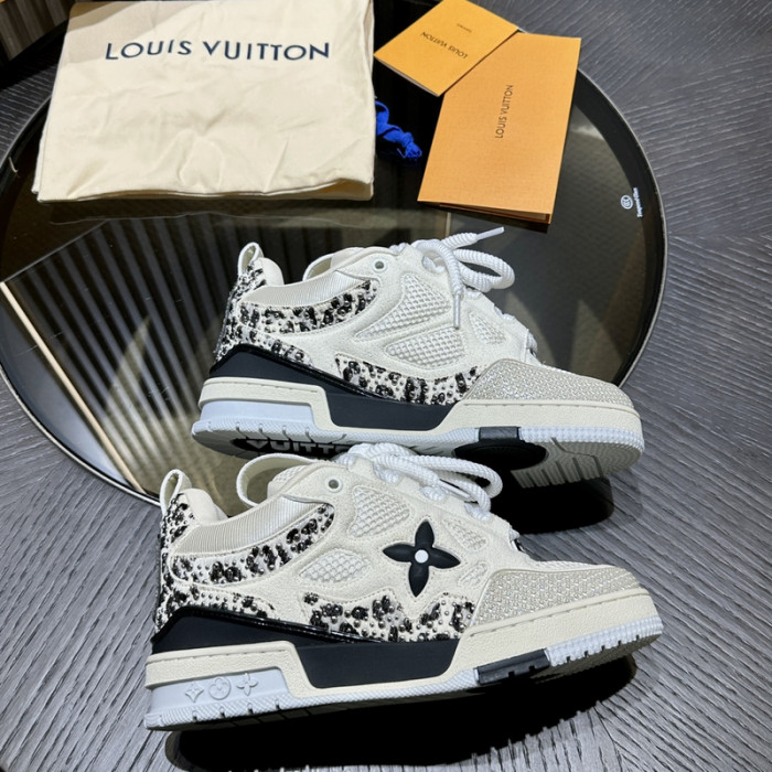 L0VT SNEAKER