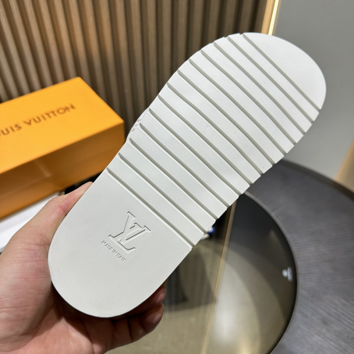 L0VT SANDAL