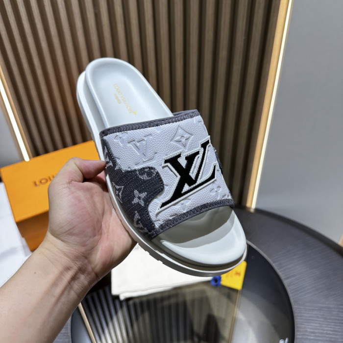 L0VT SANDAL