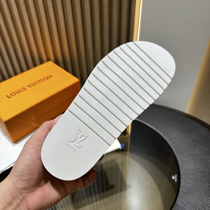 L0VT SANDAL