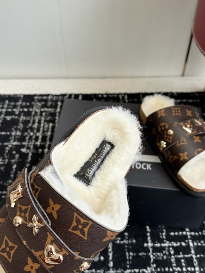 L0VT SANDAL
