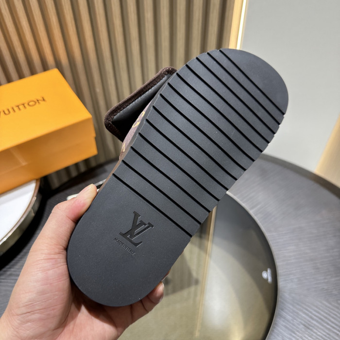 L0VT SANDAL