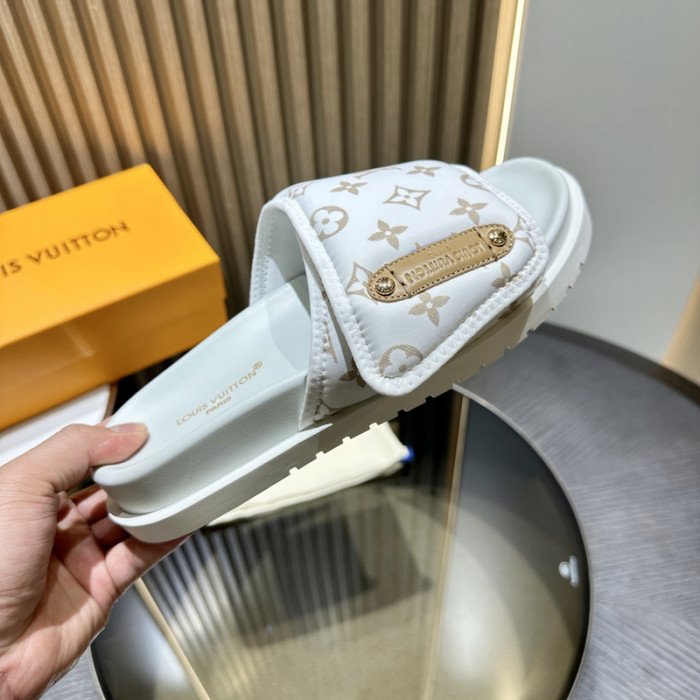 L0VT SANDAL