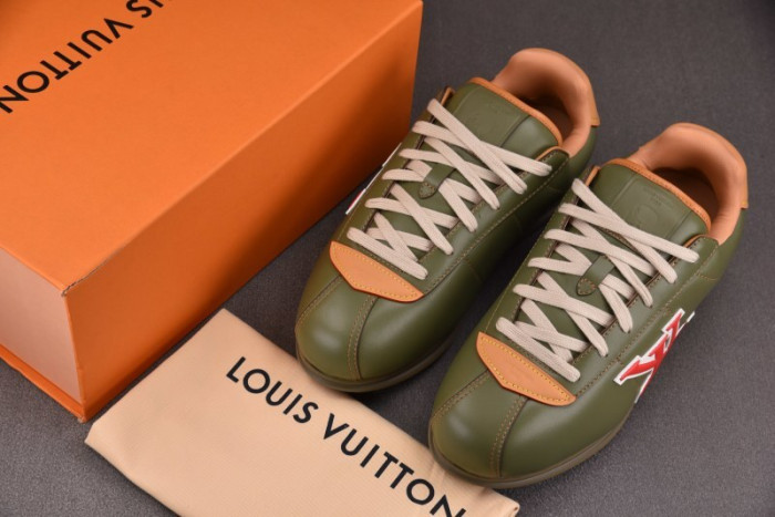 L0VT SNEAKER