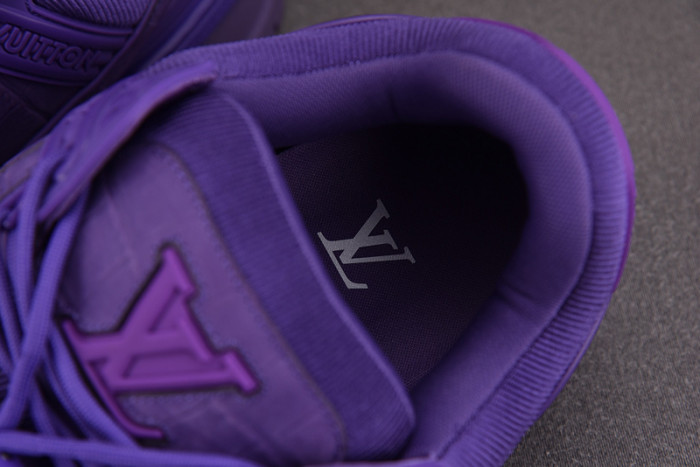 L0VT SNEAKER